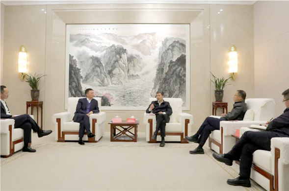 四川天府新区成都党工委书记刘任远会见彩运网集团董事长费功全